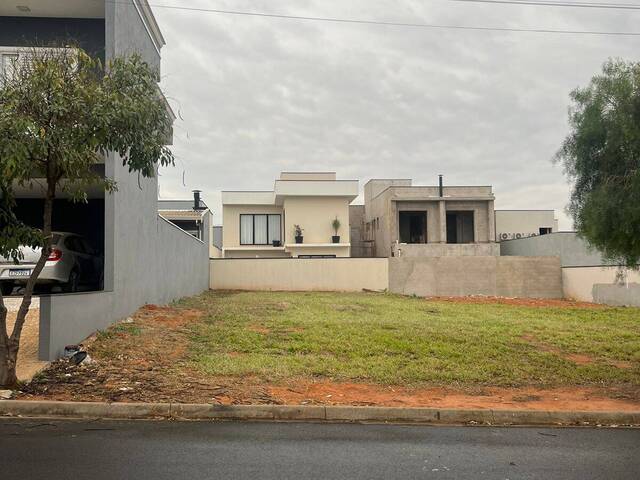 Venda em Parque Olívio Franceschini - Hortolândia